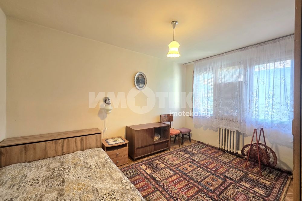 Продава 2-СТАЕН, гр. София, Гео Милев