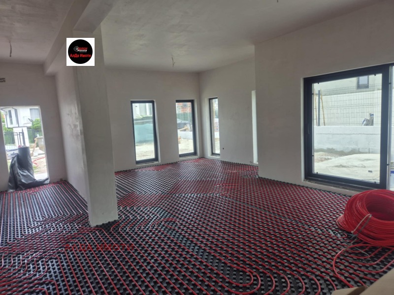 De vânzare  Casa Sofia , m-t Detsci grad , 233 mp | 49728964 - imagine [3]