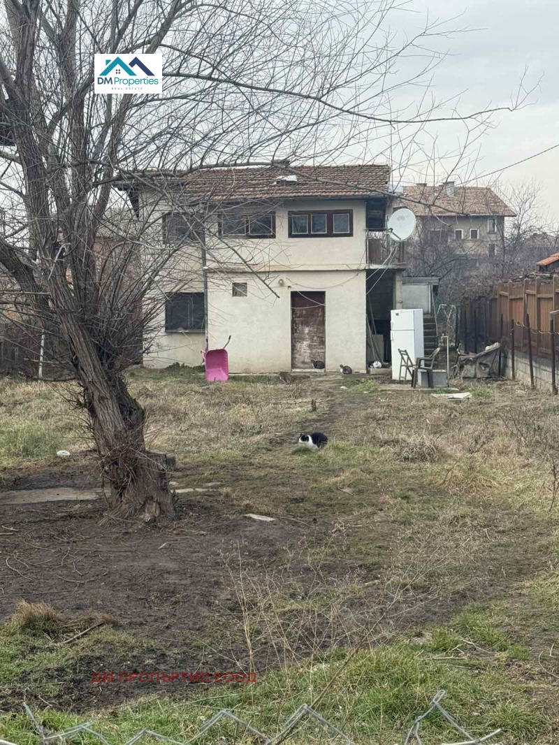 Продава КЪЩА, с. Петърч, област София област