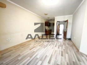 Продава  2-стаен, град София