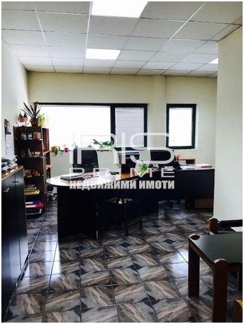 Продава ОФИС, гр. Шумен, Център, снимка 2 - Офиси - 55122584