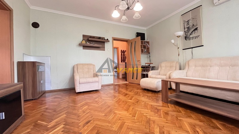 Продава 2-СТАЕН, гр. Бургас, Лазур, снимка 2 - Апартаменти - 52120792