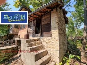 Продажба на имоти в с. Стефан Стамболово, област Велико Търново - изображение 2 