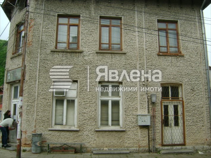 Продава КЪЩА, с. Гложене, област Ловеч, снимка 2 - Къщи - 55149373