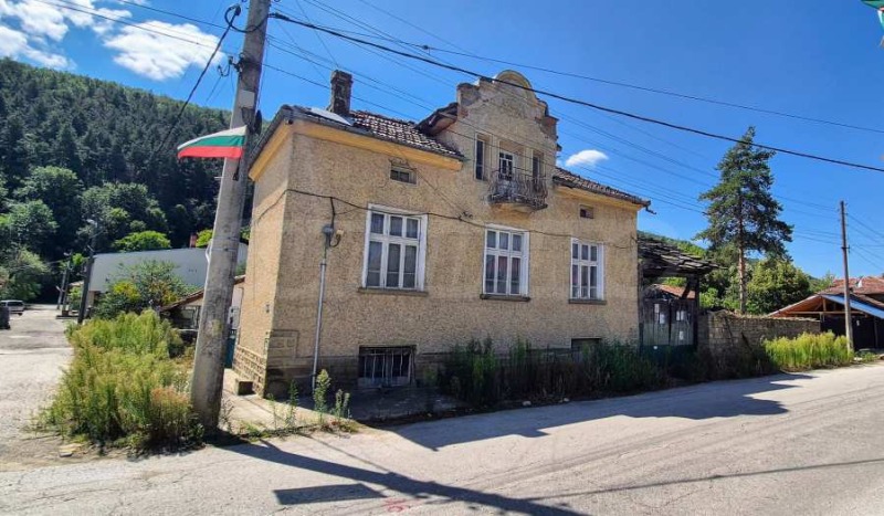Продава КЪЩА в област Габрово, гр. Севлиево - 120 кв.м / 44 500 € » 87 034.44 лв., СУПРИММО ОФИСИ В СТРАНАТА
