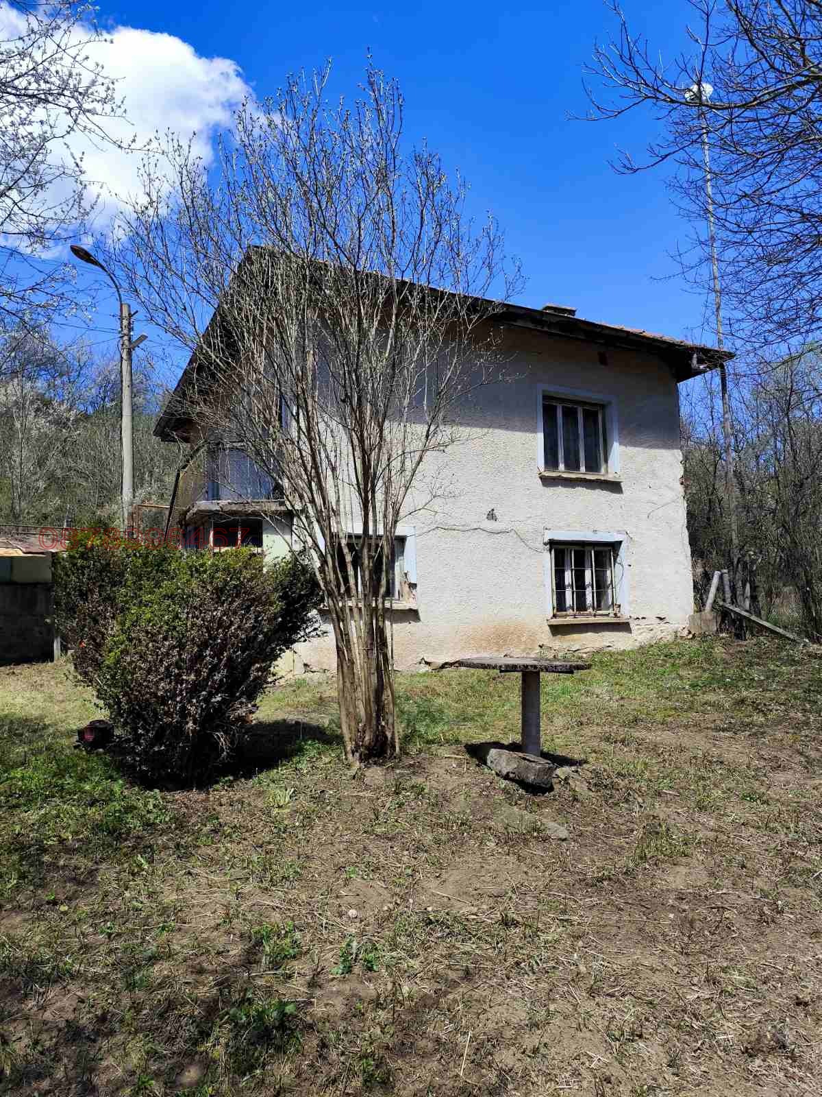 Продава КЪЩА, с. Гинци, област София област