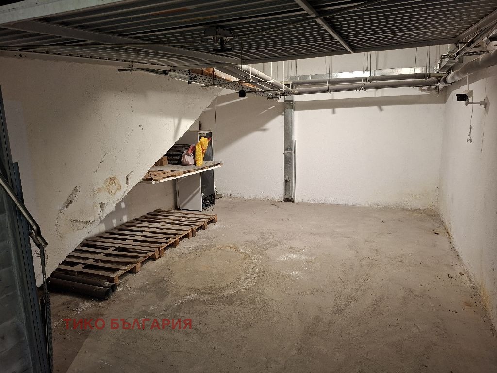 Продава ГАРАЖ, ПАРКОМЯСТО, гр. София, Изток, снимка 8 - Гаражи и паркоместа - 54071349
