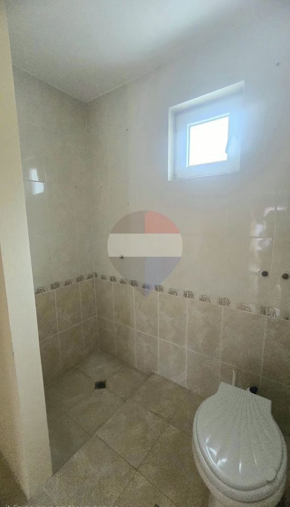 Продава КЪЩА, гр. Аксаково, област Варна, снимка 15 - Къщи - 55702435
