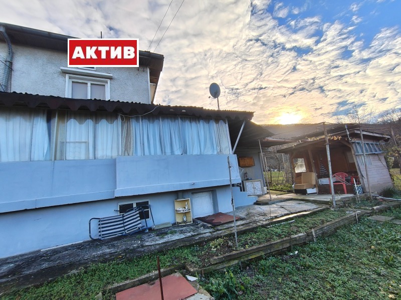 Продава ВИЛА, гр. Търговище, Вилна зона