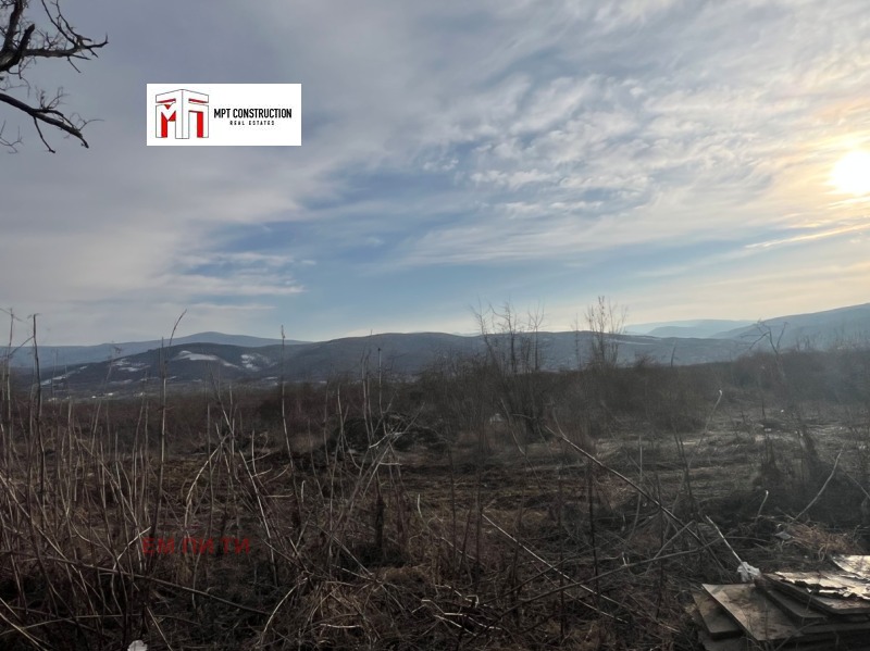 Zu verkaufen  Handlung region Plowdiw , Parwenez , 1760 qm | 63412244