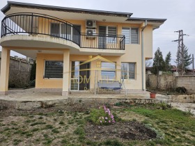 Продажба на имоти в с. Близнаци, област Варна — страница 4 - изображение 13 