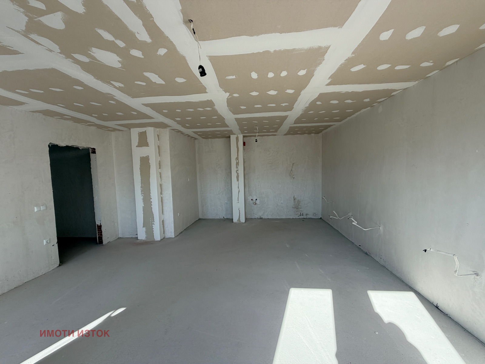 Продава 3-СТАЕН, гр. Перник, Изток, снимка 2 - Апартаменти - 56028569