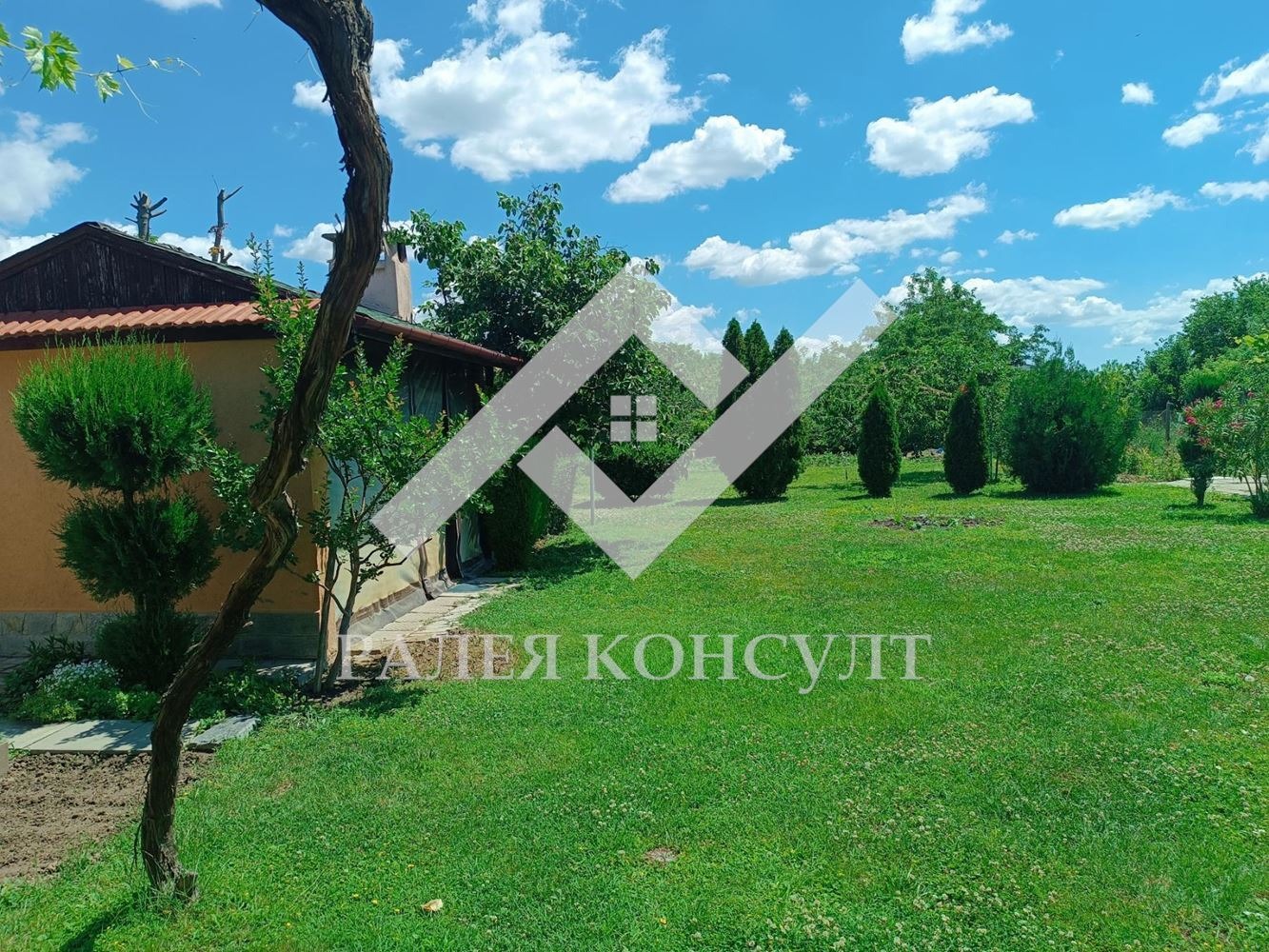 Продава КЪЩА, с. Скутаре, област Пловдив