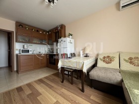 1 bedroom k.k. Zlatni pyasatsi, Varna 1