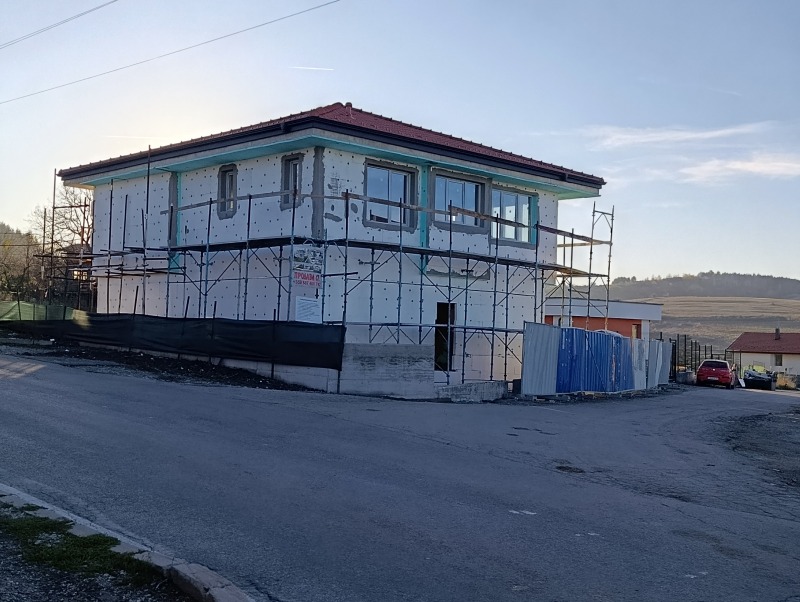 Продава КЪЩА, град София, гр. Банкя • 405000 € / 792111.15 лв. • 98153258 1