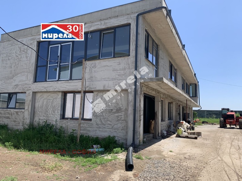 À venda  Construção industrial Sofia , Miroviane , 1150 m² | 31926557 - imagem [3]
