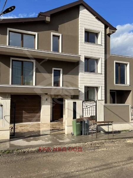 Продава  Къща област Пловдив , с. Белозем , 600 кв.м | 22867540