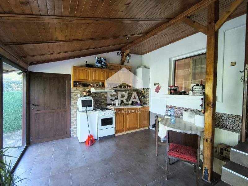 Продава КЪЩА, с. Изгрев, област Сливен, снимка 3 - Къщи - 54279019