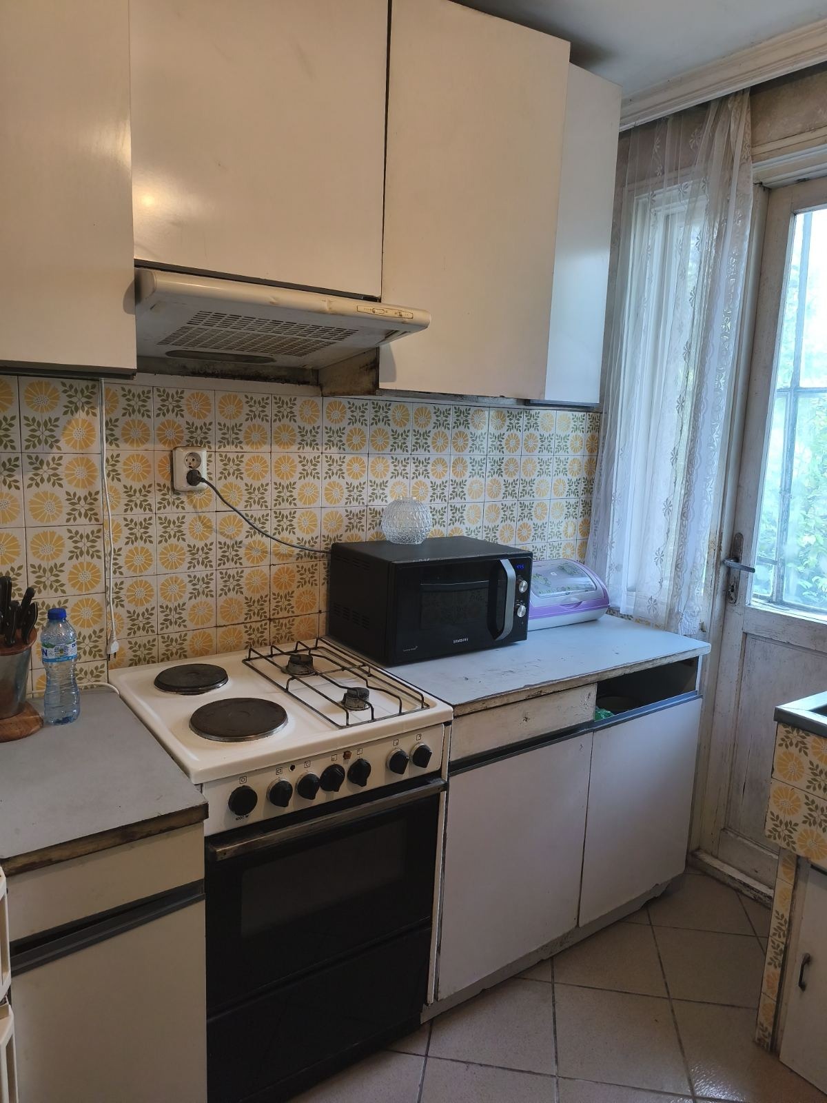 Продава ЕТАЖ ОТ КЪЩА, гр. Варна, Базар Левски, снимка 10 - Етаж от къща - 54704563