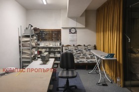 МАГАЗИН, 184 m2