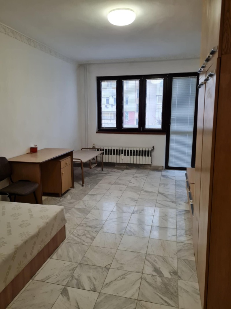 Продава  3-стаен град Плевен , Широк център , 86 кв.м | 40525522 - изображение [7]