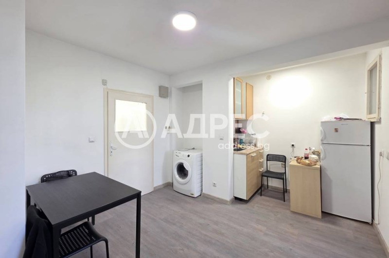 Продава 3-СТАЕН, гр. София, Център, снимка 2 - Апартаменти - 52481102