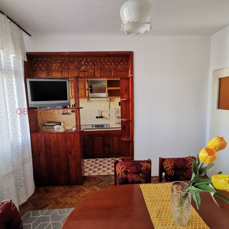 Продава 4-СТАЕН, гр. Плевен, 9-ти квартал, снимка 2 - Апартаменти - 53494559