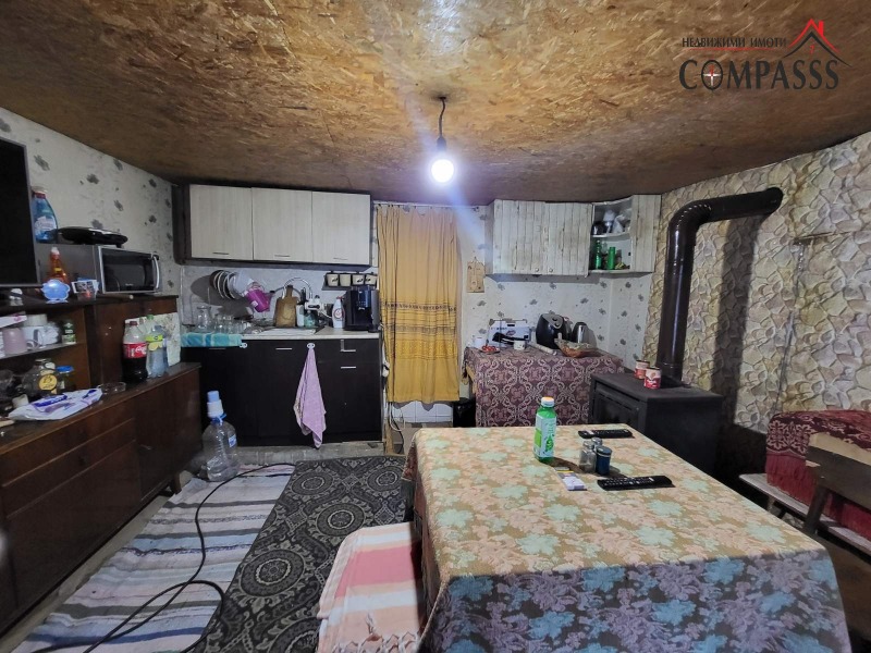 Продава КЪЩА, с. Преселенци, област Добрич, снимка 4 - Къщи - 53534416