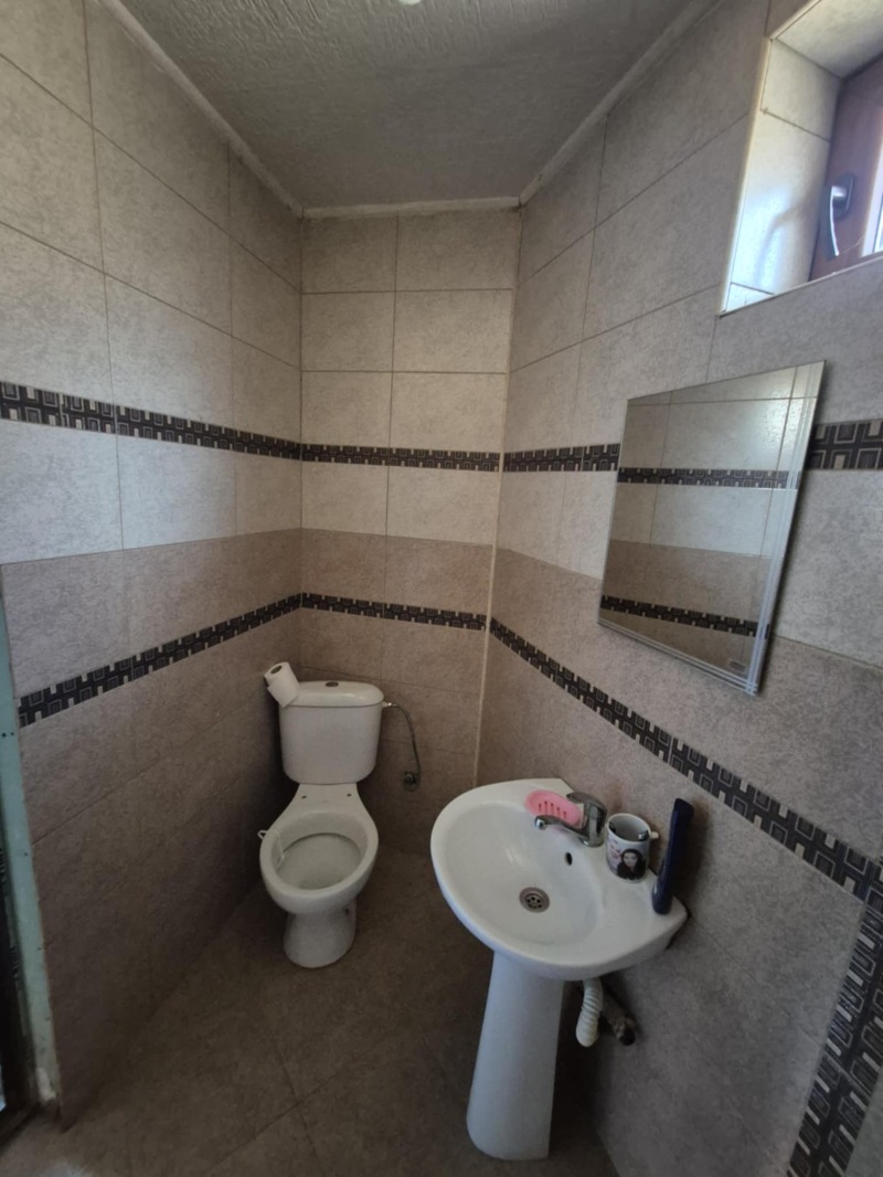 Продава  Къща град Плевен , Широк център , 54 кв.м | 33663845 - изображение [4]