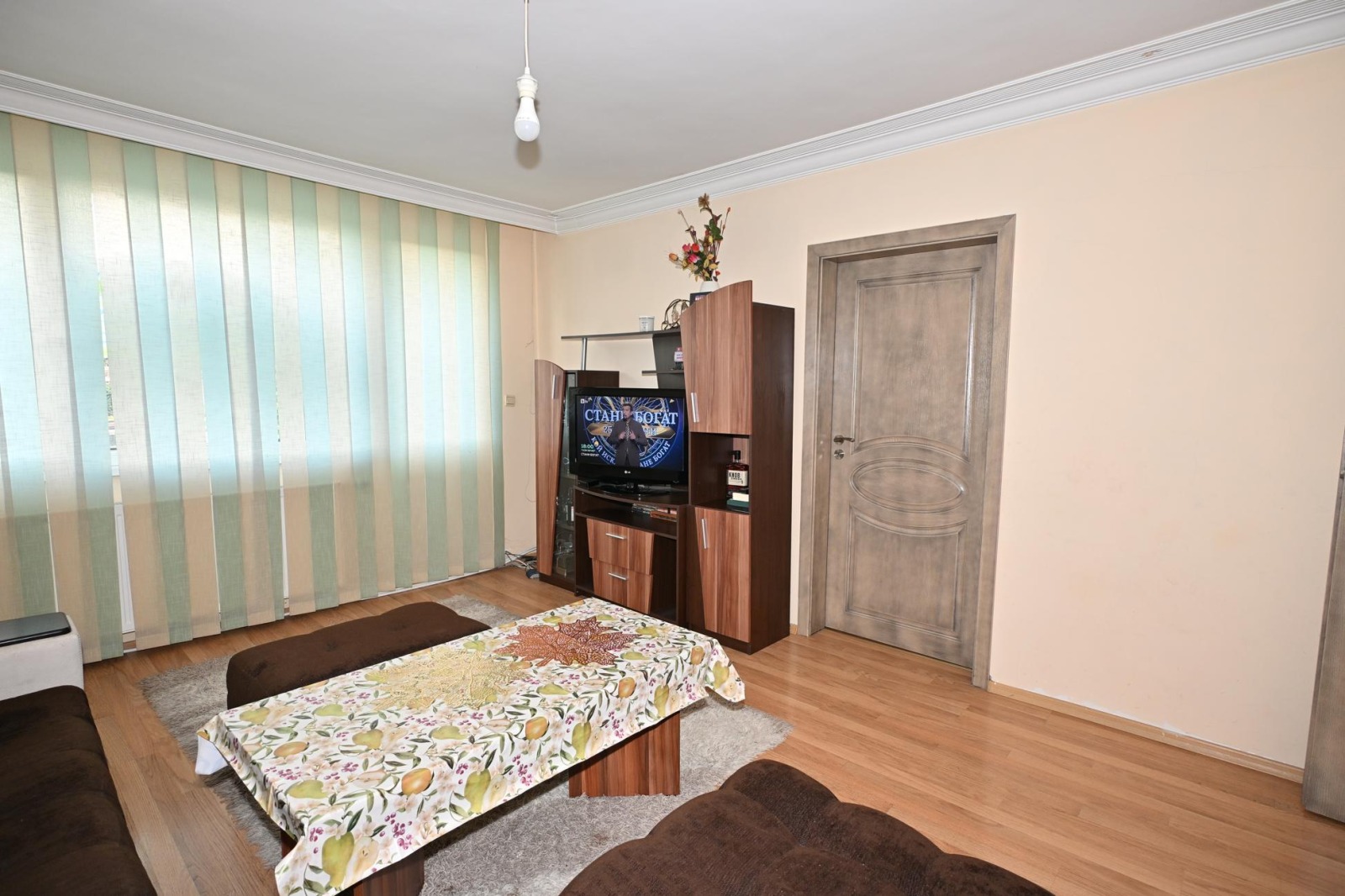 Продава ЕТАЖ ОТ КЪЩА, гр. Перник, Център, снимка 3 - Етаж от къща - 56086691