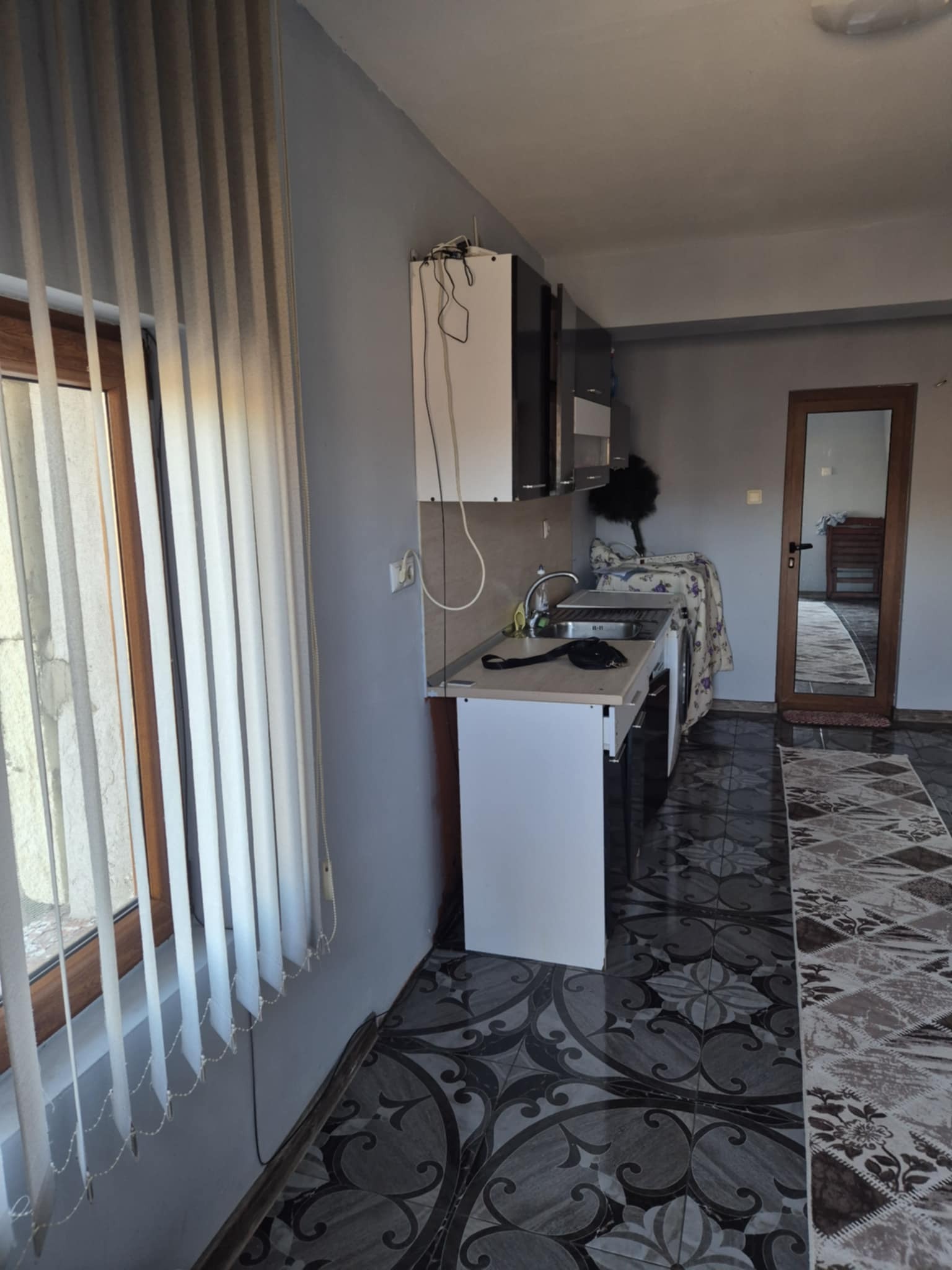 Продава КЪЩА, гр. Плевен, Широк център, снимка 2 - Къщи - 50561335