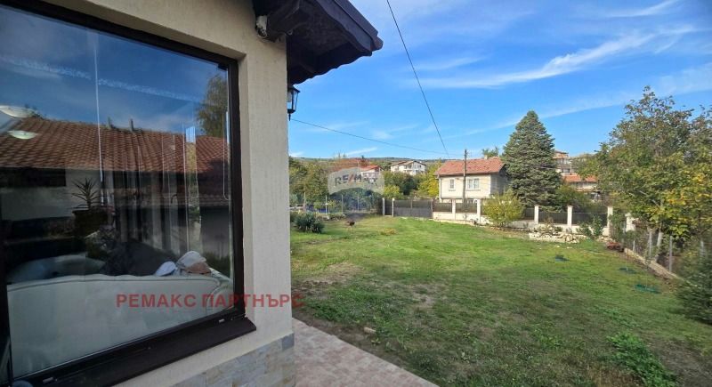 Продава КЪЩА в град Варна, м-т Ален мак - 300 кв.м / 430 000 € » 841 006.90 лв., РЕМАКС ПАРТНЪРС