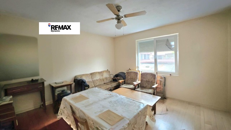 Продава КЪЩА, гр. Бургас, гр. Българово, снимка 2 - Къщи - 52348064