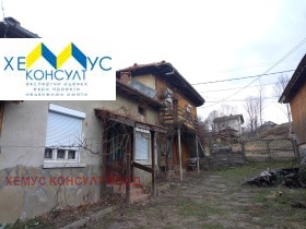 Hus Apriltsi, region Lovech 1