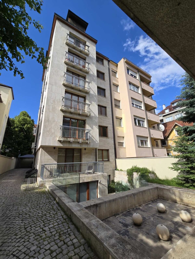 À vendre  1 chambre Sofia , Doktorski pametnik , 115 m² | 81345766