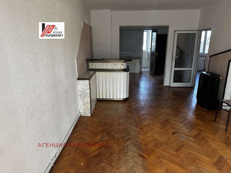 Na prodej  3 ložnice Kardžali , Vazroždenci , 98 m2 | 19474583 - obraz [17]