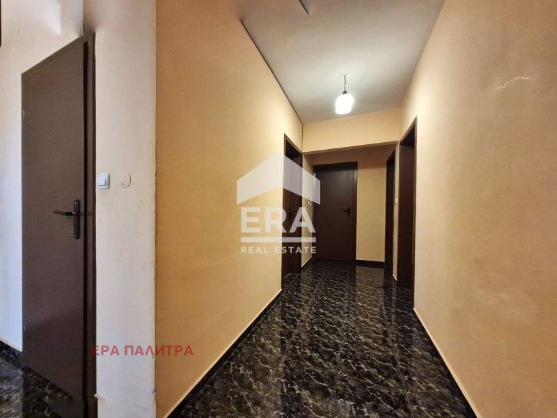 Продава МНОГОСТАЕН, гр. Бургас, Славейков, снимка 9 - Апартаменти - 53872377