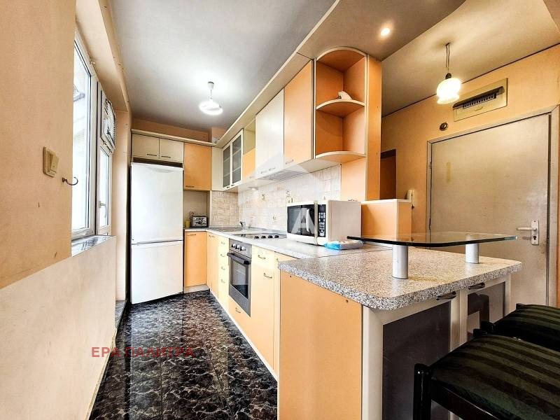 Продава МНОГОСТАЕН, гр. Бургас, Славейков, снимка 6 - Апартаменти - 53872377