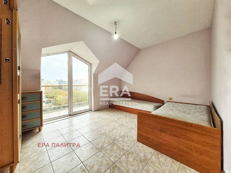 Продава МНОГОСТАЕН, гр. Бургас, Славейков, снимка 11 - Апартаменти - 53872377