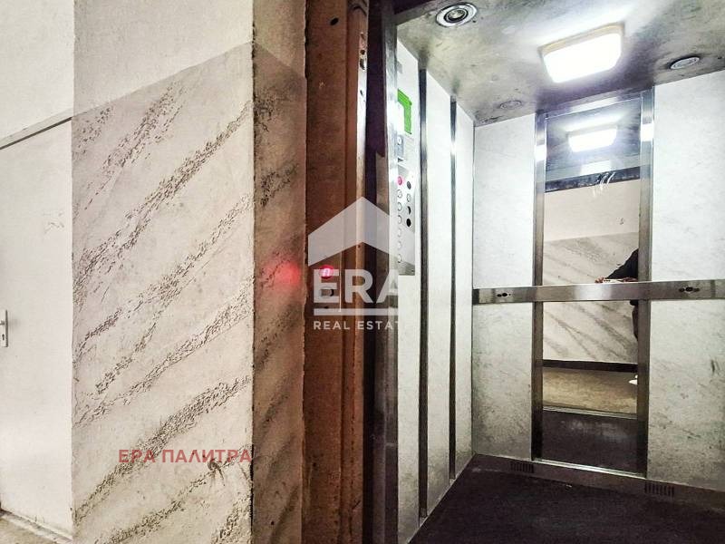 Продава МНОГОСТАЕН, гр. Бургас, Славейков, снимка 17 - Апартаменти - 53872377