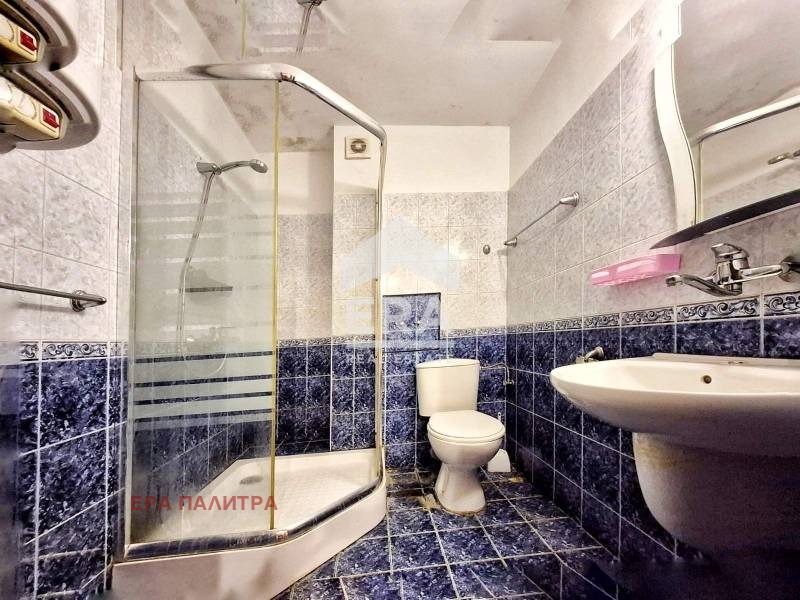 Продава МНОГОСТАЕН, гр. Бургас, Славейков, снимка 15 - Апартаменти - 53872377