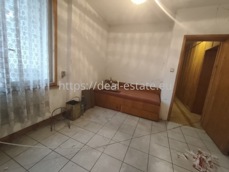 Продава МНОГОСТАЕН, гр. Благоевград, Широк център, снимка 8 - Апартаменти - 52547064