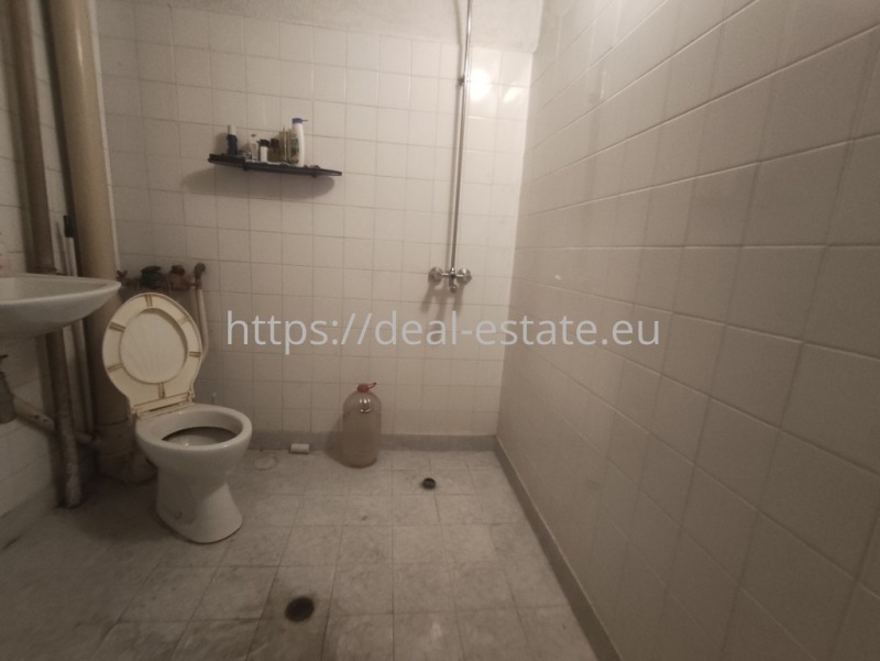 Продава МНОГОСТАЕН, гр. Благоевград, Широк център, снимка 9 - Апартаменти - 52547064