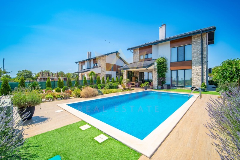 Продава КЪЩА, област Варна, с. Близнаци • 445000 € / 870344.35 лв. • 34700509 1