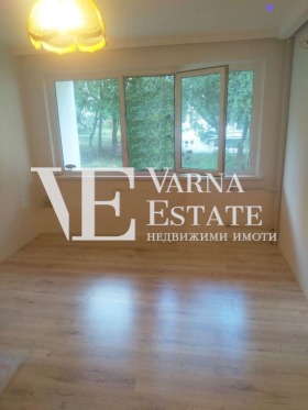 3 dormitoare Vâzrajdane 1, Varna 1