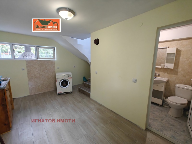 Продава КЪЩА, гр. Пазарджик, Младост, снимка 2 - Къщи - 48596729