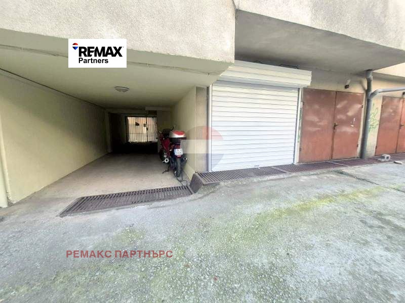 Продава ГАРАЖ, ПАРКОМЯСТО, гр. Варна, Окръжна болница-Генерали