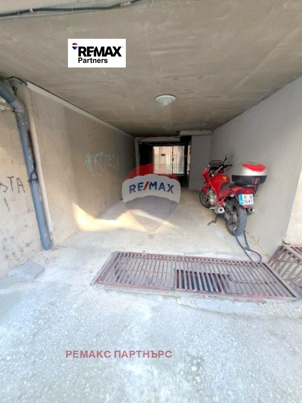 Продава ГАРАЖ, ПАРКОМЯСТО, гр. Варна, Окръжна болница-Генерали, снимка 5 - Гаражи и паркоместа - 55789128