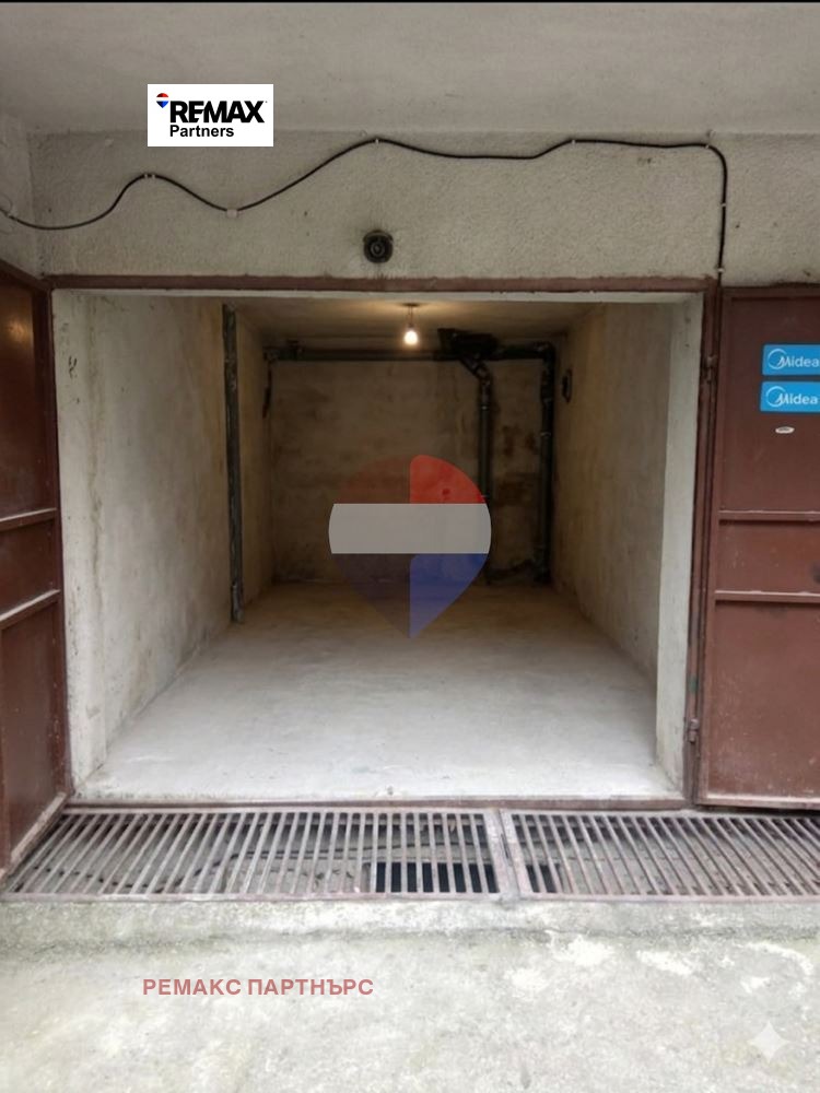 Продава ГАРАЖ, ПАРКОМЯСТО, гр. Варна, Окръжна болница-Генерали, снимка 7 - Гаражи и паркоместа - 55789128