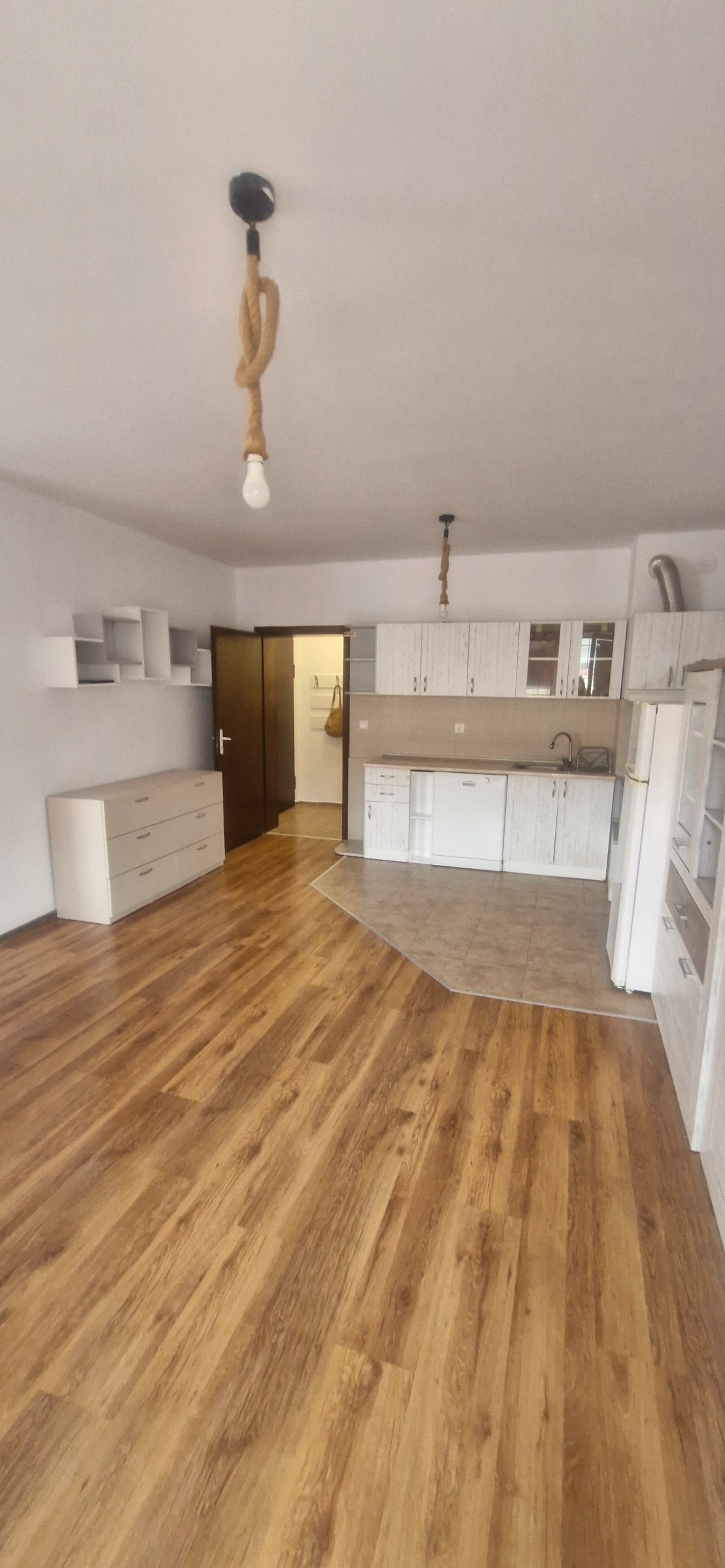 Продава 2-СТАЕН, гр. Русе, Център, снимка 2 - Апартаменти - 53615613